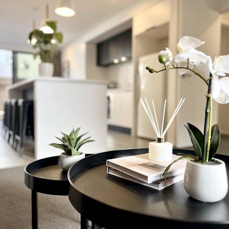 Modern & Central City - By Kosh Bnb Hamilton Extérieur photo