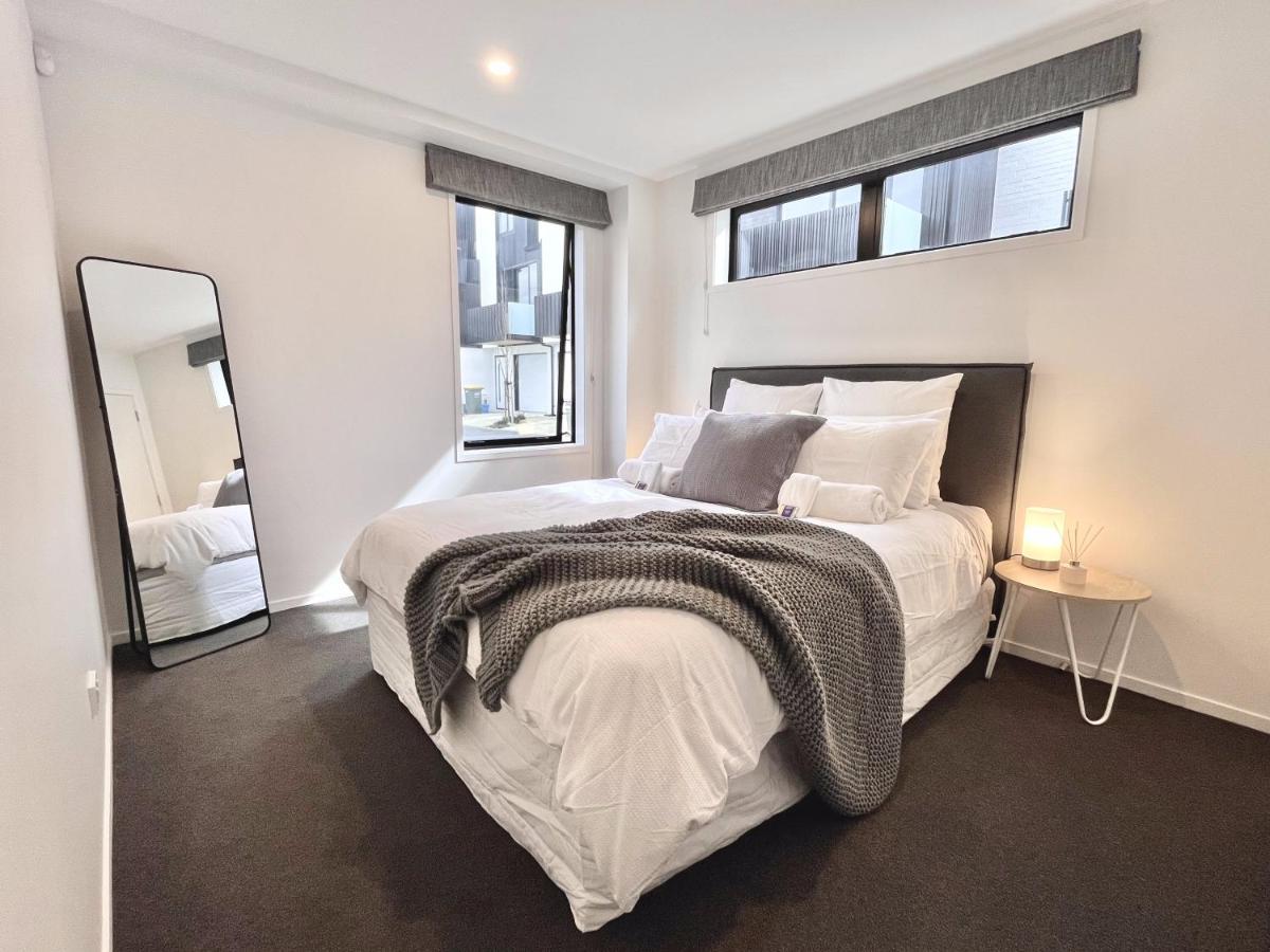 Modern & Central City - By Kosh Bnb Hamilton Extérieur photo