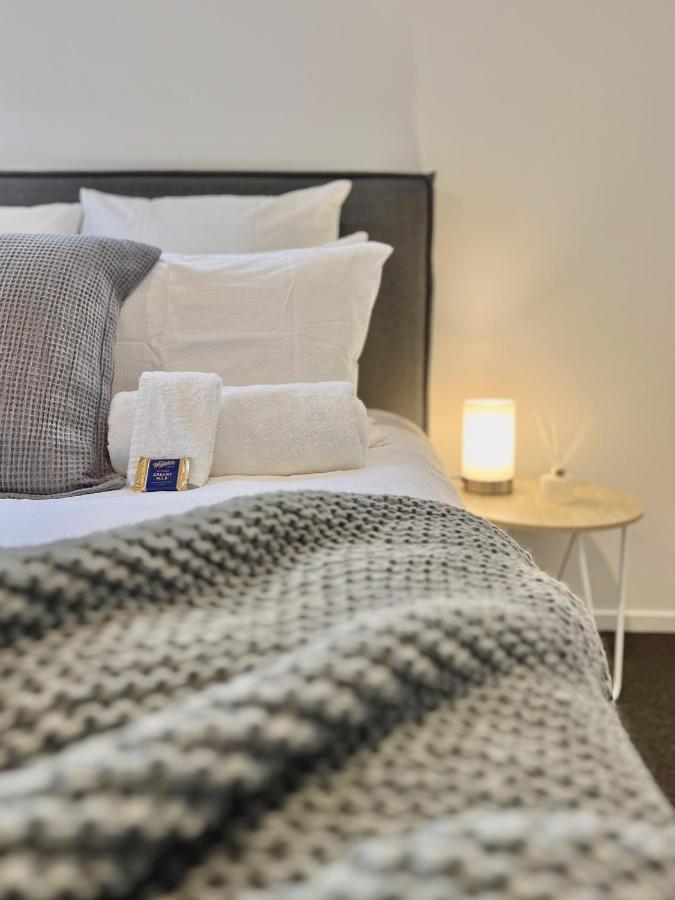 Modern & Central City - By Kosh Bnb Hamilton Extérieur photo