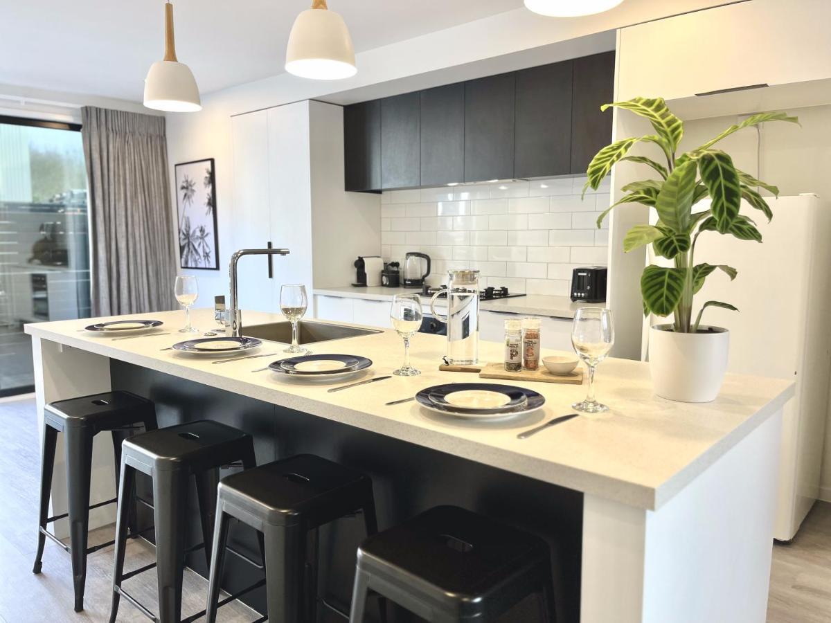Modern & Central City - By Kosh Bnb Hamilton Extérieur photo