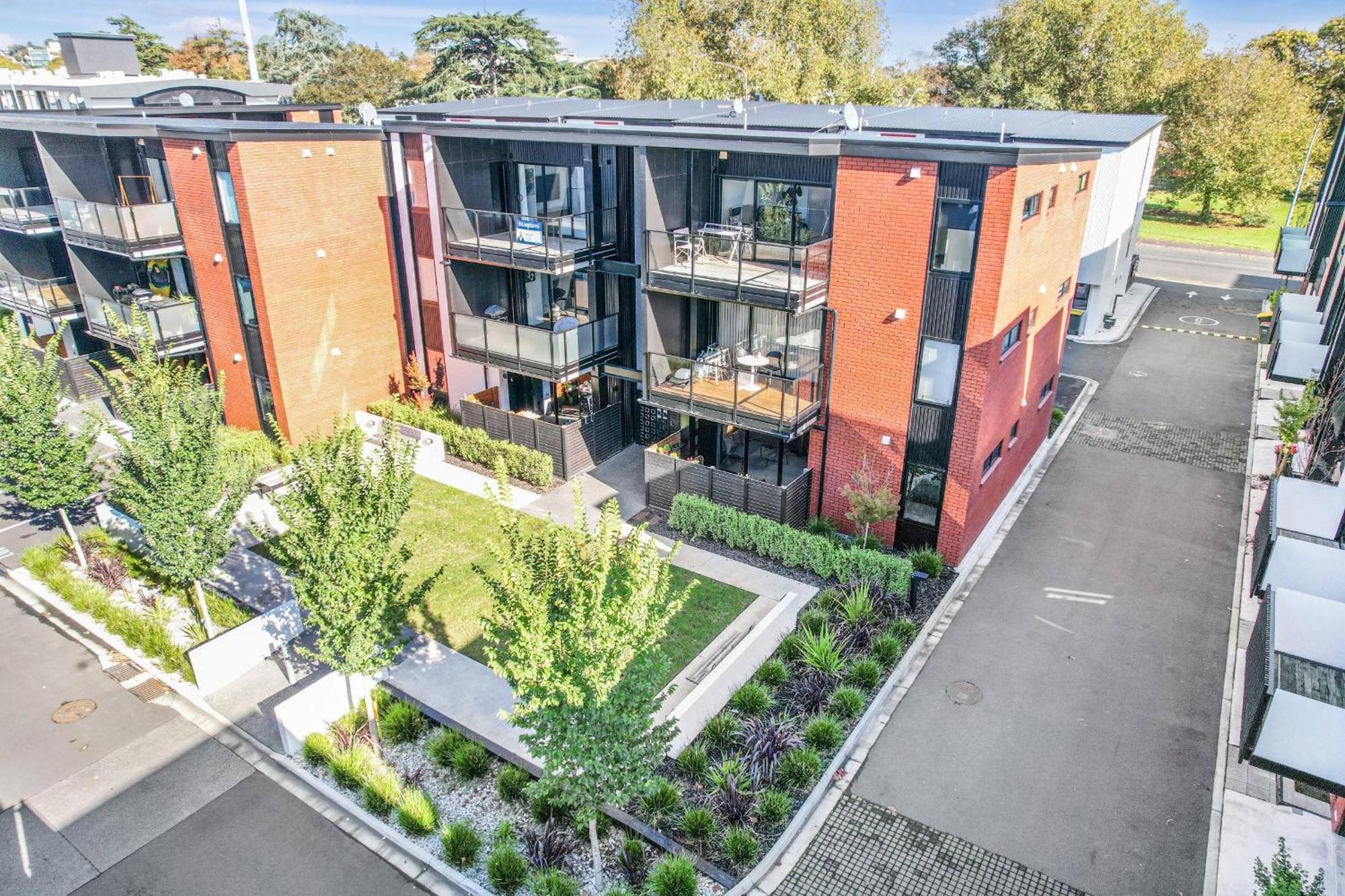 Modern & Central City - By Kosh Bnb Hamilton Extérieur photo